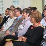 Herr und Frau Köjer sitzen gemeinsam mit dem Bürener Bürger-meister, Frau Traud und Frau Meierotte vom LWL und Frau Lackmann in der ersten Reihe. (vergrößerte Bildansicht wird geöffnet)